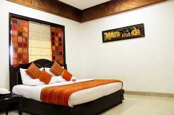 Oyo Premium Rajouri Garden Janta Market Nueva Delhi Exterior foto